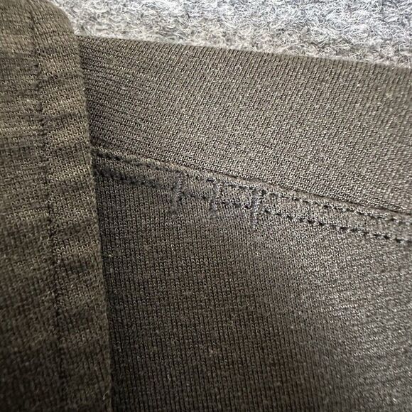 Lululemon Polo Shirt Mens Medium Black Performance Short Sleeve Athleisure Adult - Picture 2 of 7